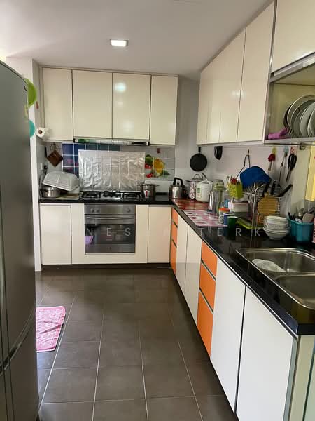 The Calrose Condominium For Sale at S$ 2,880,000 | PropertyGuru Singapore - Kitchen