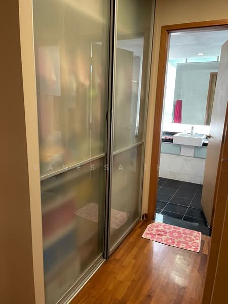 The Calrose Condominium For Sale at S$ 2,880,000 | PropertyGuru Singapore - Bathroom