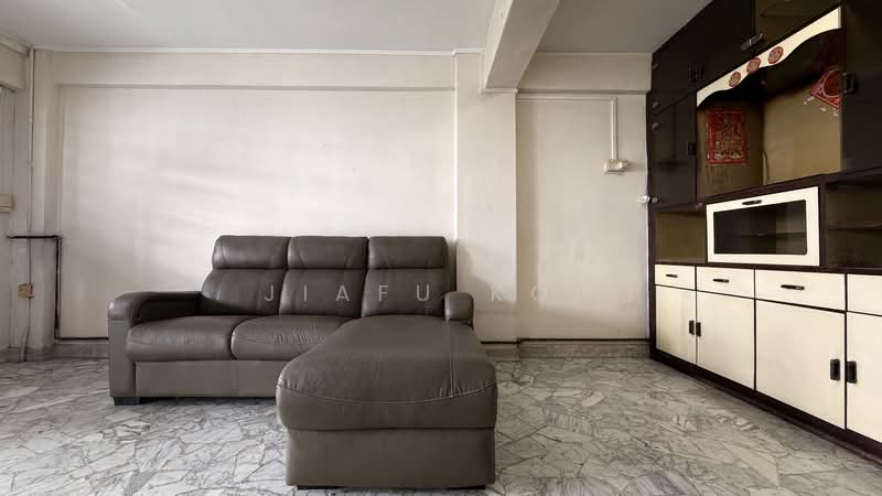 5 Telok Blangah Crescent HDB Flat For Sale at S$ 435,000 | PropertyGuru Singapore - Living Room