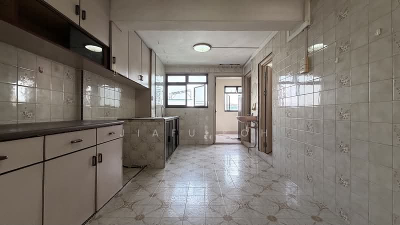 5 Telok Blangah Crescent HDB Flat For Sale at S$ 435,000 | PropertyGuru Singapore - Kitchen