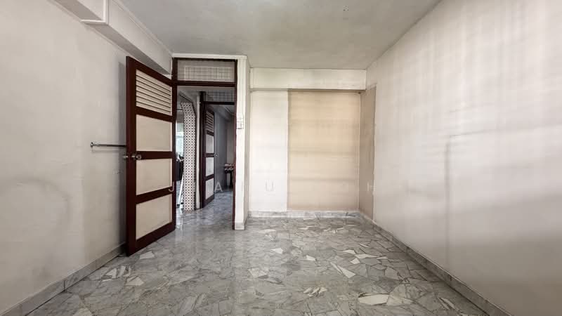 5 Telok Blangah Crescent HDB Flat For Sale at S$ 435,000 | PropertyGuru Singapore - Bedroom 1