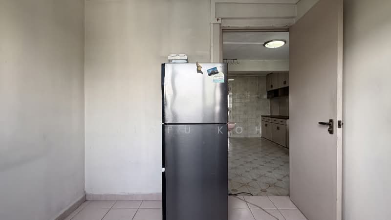 5 Telok Blangah Crescent HDB Flat For Sale at S$ 435,000 | PropertyGuru Singapore - Utility Room