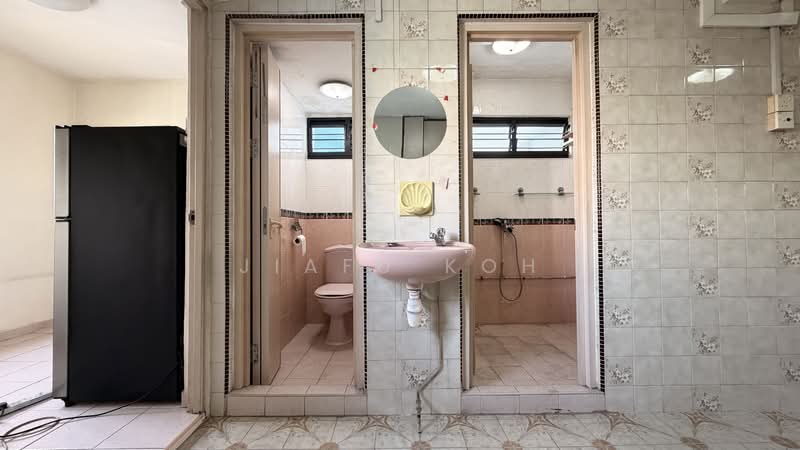 5 Telok Blangah Crescent HDB Flat For Sale at S$ 435,000 | PropertyGuru Singapore - Bathroom