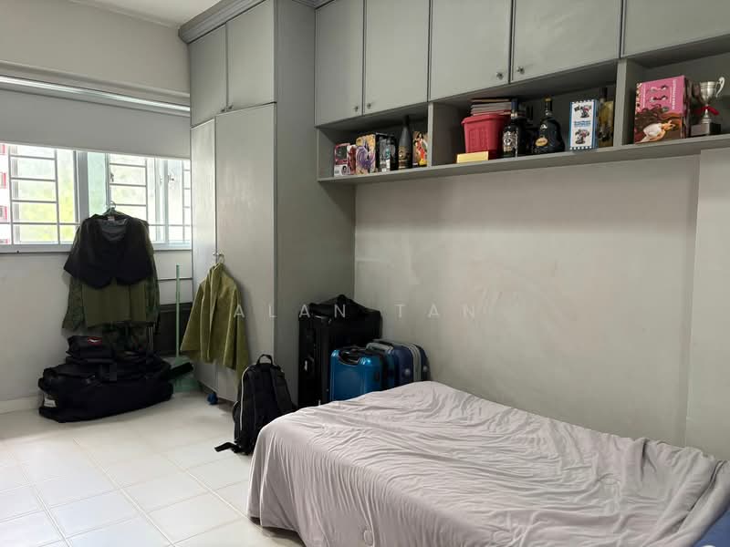 263 Tampines Street 21 HDB Flat For Sale at S$ 658,000 | PropertyGuru Singapore - Bedroom