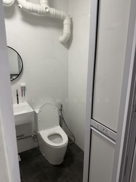 877 Woodlands Avenue 9 HDB Flat For Sale at S$ 750,000 | PropertyGuru Singapore - Bathroom