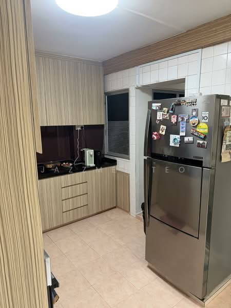 877 Woodlands Avenue 9 HDB Flat For Sale at S$ 750,000 | PropertyGuru Singapore - Kitchen