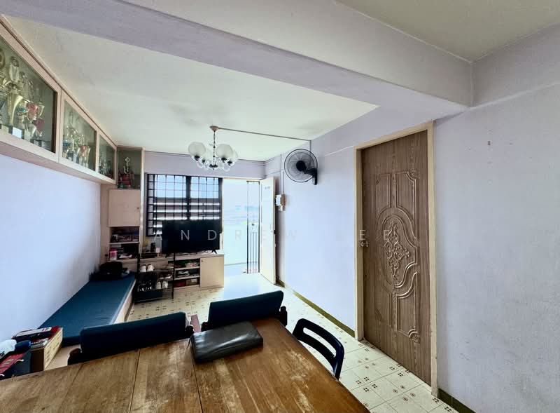 32 Chai Chee Avenue HDB Flat For Sale at S$ 395,000 | PropertyGuru Singapore - Living Room