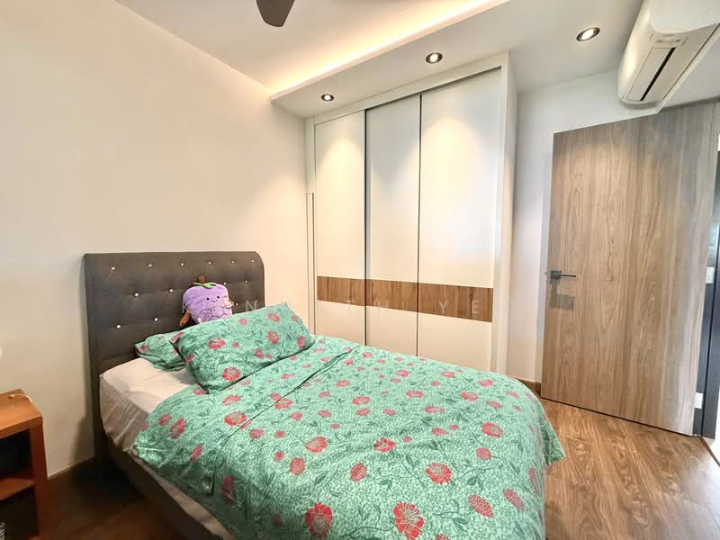 121 Pasir Ris Street 11 HDB Flat For Sale at S$ 850,000 | PropertyGuru Singapore - Bedroom