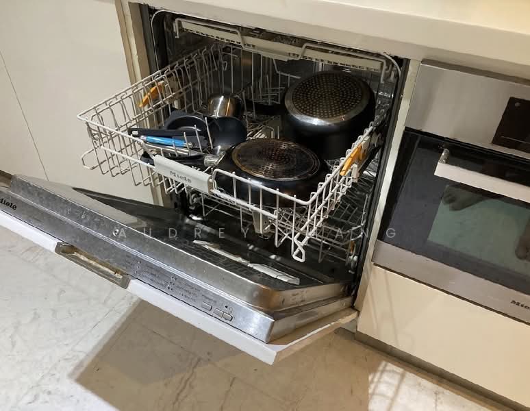 One Devonshire Condominium For Sale at S$ 3,570,000 | PropertyGuru Singapore - Kitchen