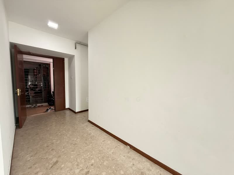 Woodsvale, 11 Woodlands Drive 72, 4 Bedrooms, 1,356 sqft, Condominium For Rent, by B.V Ng, 500067225 - Entrance - PropertyGuru.com.sg