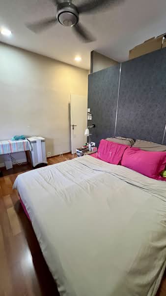 51 Jalan Bahagia HDB Flat For Sale at S$ 988,000 | PropertyGuru Singapore - Master Bedroom (Level 2)