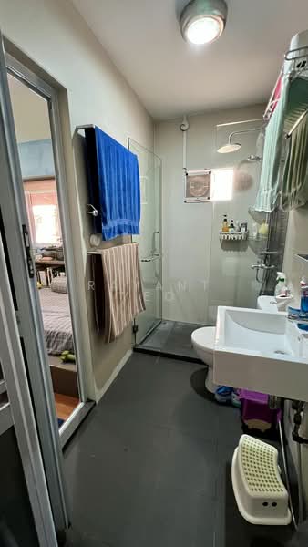 51 Jalan Bahagia HDB Flat For Sale at S$ 988,000 | PropertyGuru Singapore - Bathroom (Level 2)