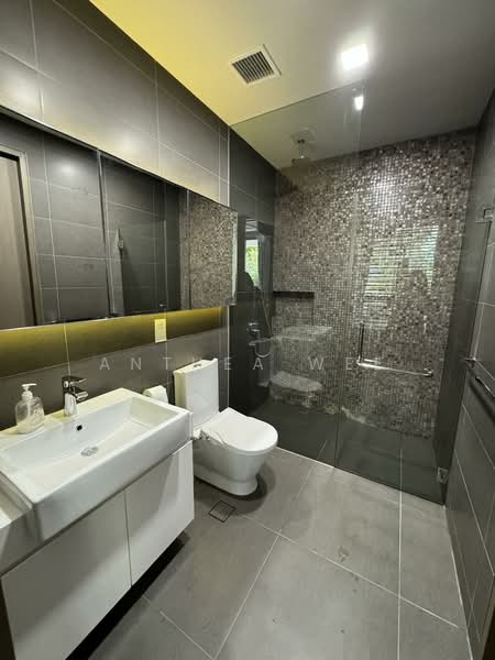 Katong Regency Condominium For Sale at S$ 1,300,000 | PropertyGuru Singapore - Bathroom