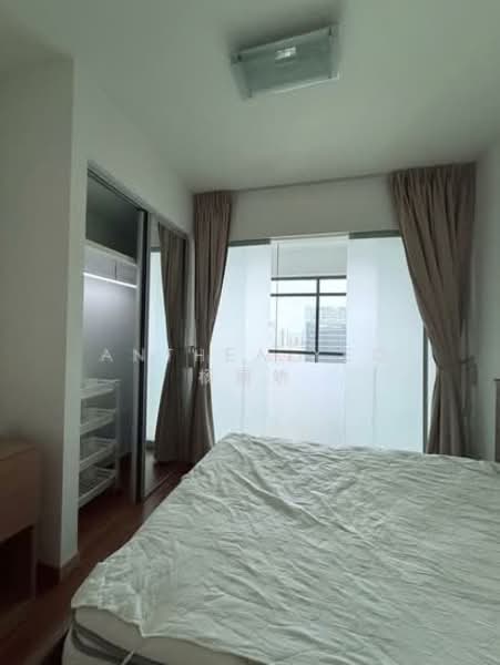 Icon Apartment For Sale at S$ 1,200,000 | PropertyGuru Singapore - Bedroom