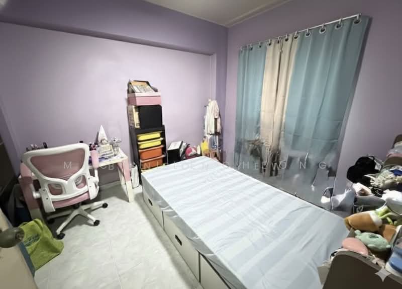 655A Jurong West Street 61 HDB Flat For Sale at S$ 520,000 | PropertyGuru Singapore - Bedroom