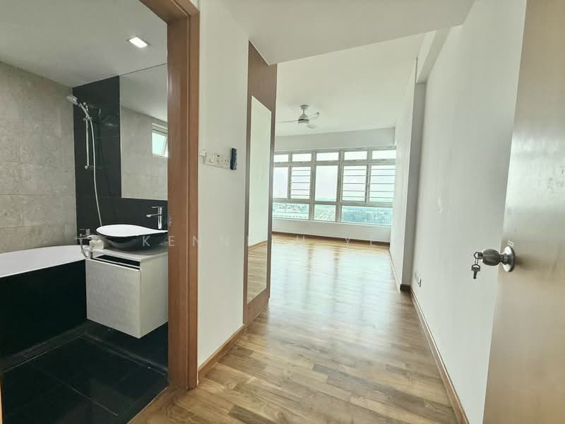 Costa Del Sol Condominium For Sale at S$ 2,650,000 | PropertyGuru Singapore - Bathroom