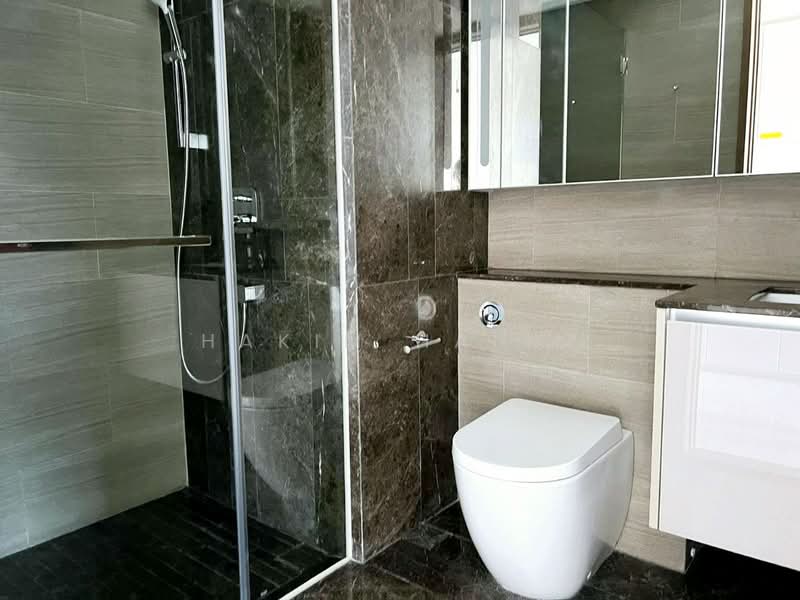 Parc Esta, 822 Sims Avenue, 1 Bedroom, 420 sqft, Condominium For Rent, by Hakim Halim, 500067256 - Bathroom - PropertyGuru.com.sg