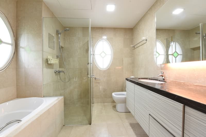 Gentle Villas, Gentle Drive, 5 Bedrooms, 7,382 sqft, Detached House For Rent, by Julius WL Fock, 500067262 - Bathroom - PropertyGuru.com.sg