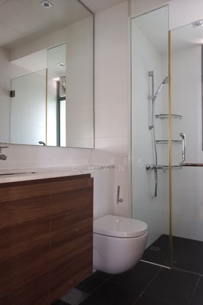 Double Bay Residences, 17A Simei Street 4, 3 Bedrooms, 1,001 sqft, Condominium For Rent, by Tan Sek Chan, 500067268 - Bathroom - PropertyGuru.com.sg