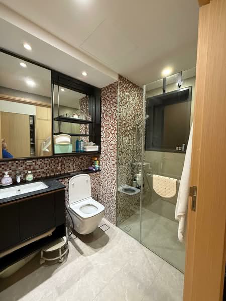 The Antares Condominium For Sale at S$ 2,000,000 | PropertyGuru Singapore - Bathroom