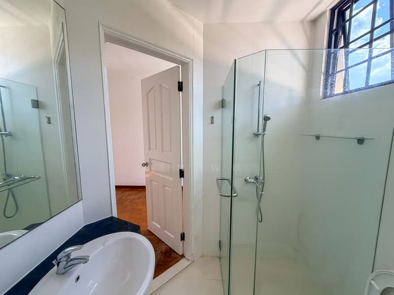 Corner Terrace @Yuk Tong Avenue Beauty World MRT, 84A Yuk Tong Avenue, 4 Bedrooms, 2,906 sqft, Corner Terrace For Rent, by Ken Wu, 500067278 - Bathroom - PropertyGuru.com.sg