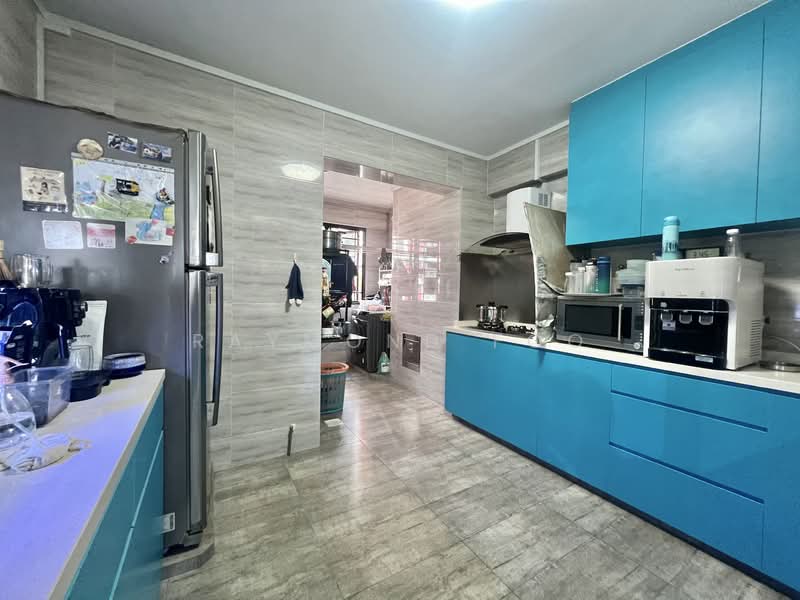 203 Bishan Street 23 HDB Flat For Sale at S$ 870,000 | PropertyGuru Singapore - Kitchen