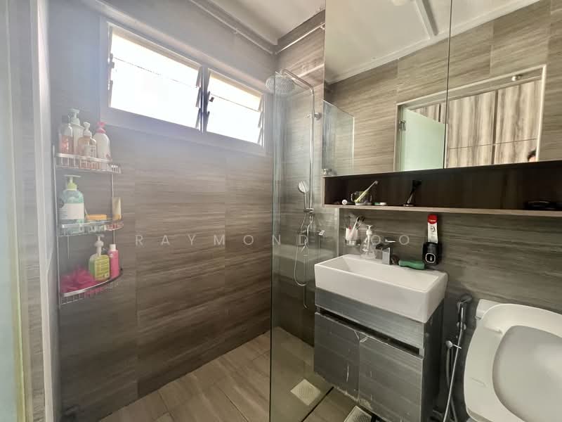203 Bishan Street 23 HDB Flat For Sale at S$ 870,000 | PropertyGuru Singapore - Bathroom