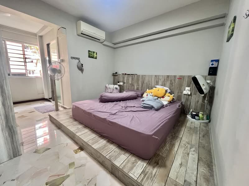 203 Bishan Street 23 HDB Flat For Sale at S$ 870,000 | PropertyGuru Singapore - Bedroom