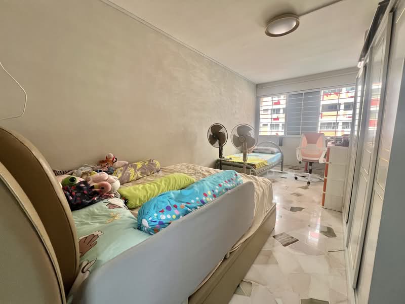203 Bishan Street 23 HDB Flat For Sale at S$ 870,000 | PropertyGuru Singapore - Bedroom
