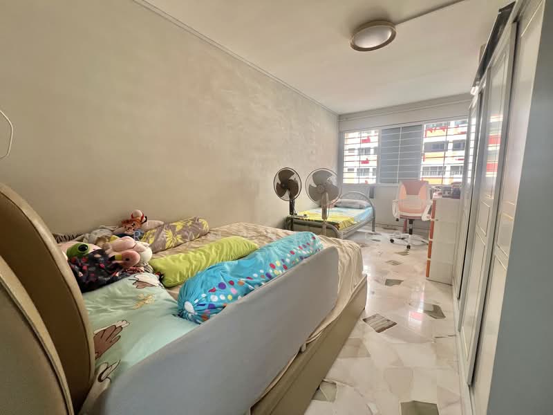 203 Bishan Street 23 HDB Flat For Sale at S$ 870,000 | PropertyGuru Singapore - Bedroom