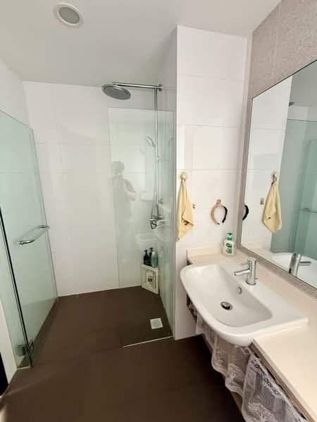 Heron Bay Executive Condominium For Sale at S$ 3,300,000 | PropertyGuru Singapore - Bathroom