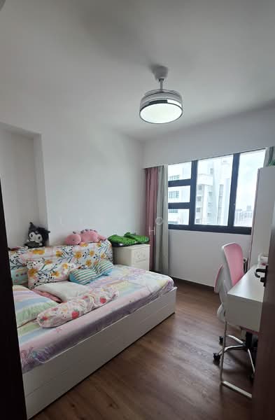 801B West Coast Crescent HDB Flat For Sale at S$ 1,280,000 | PropertyGuru Singapore - Bedroom