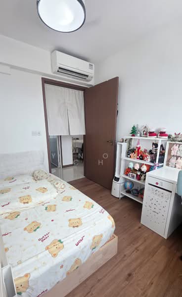 801B West Coast Crescent HDB Flat For Sale at S$ 1,280,000 | PropertyGuru Singapore - Bedroom