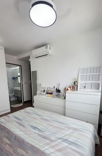 801B West Coast Crescent HDB Flat For Sale at S$ 1,280,000 | PropertyGuru Singapore - Bedroom