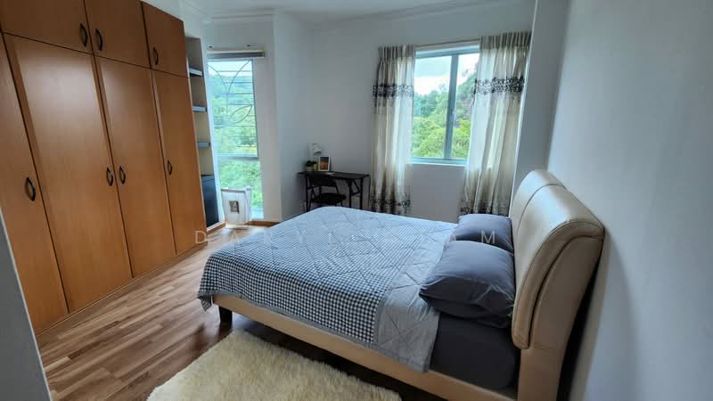 Guilin View, 20 Bukit Batok Street 52, Room Rental, 200 sqft, Condominium For Rent, by Daryl Giam, 500067331 - MBR3 with bathtub - PropertyGuru.com.sg