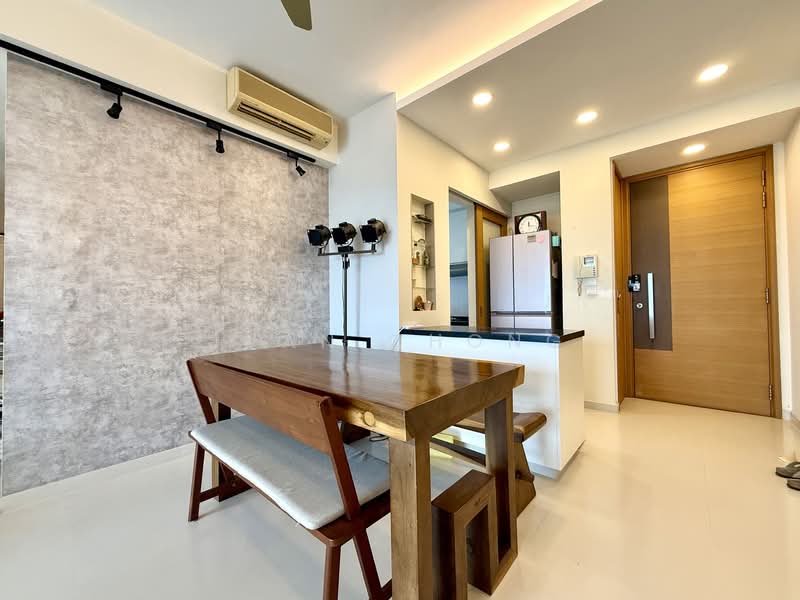 Kovan Melody, 37 Kovan Road, 2 Bedrooms, 904 sqft, Condominium For Rent, by Ivan Chong, 500067341 - Dining Room and Dry Kitchen - PropertyGuru.com.sg