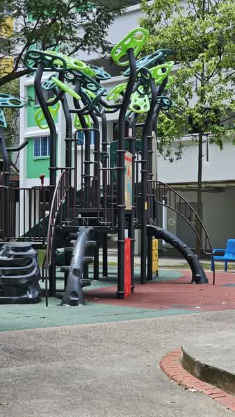 677 Hougang Avenue 8 HDB Flat For Sale at S$ 480,000 | PropertyGuru Singapore - Exterior