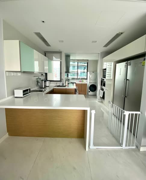 Leonie Parc View Apartment For Sale at S$ 6,600,000 | PropertyGuru Singapore - Kitchen