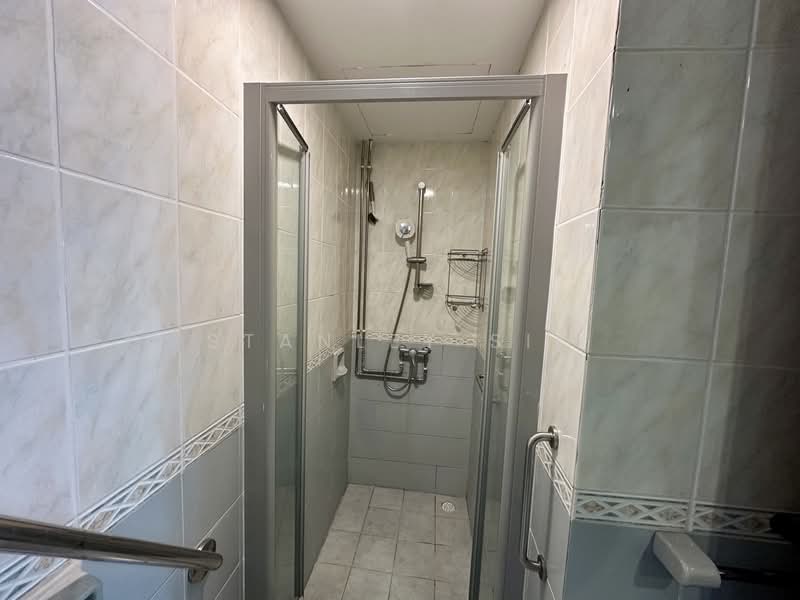 Simsville Condominium For Sale at S$ 1,499,999 | PropertyGuru Singapore - Common Bathroom