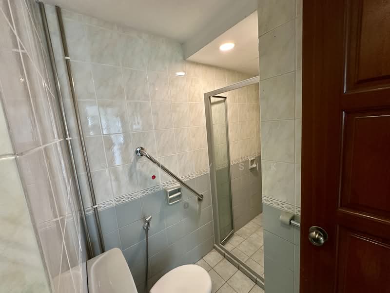 Simsville Condominium For Sale at S$ 1,499,999 | PropertyGuru Singapore - Common Bathroom