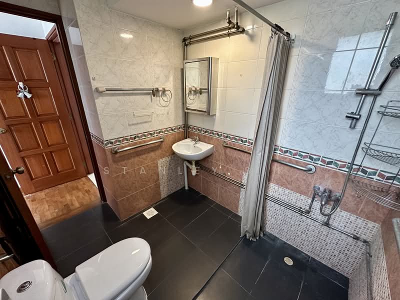 Simsville Condominium For Sale at S$ 1,499,999 | PropertyGuru Singapore - Master Bathroom