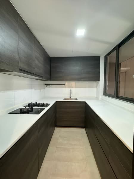 Sims Urban Oasis, 18 Sims Drive, 3 Bedrooms, 1,033 sqft, Condominium For Rent, by Asthee Chua, 500067348 - Kitchen - PropertyGuru.com.sg