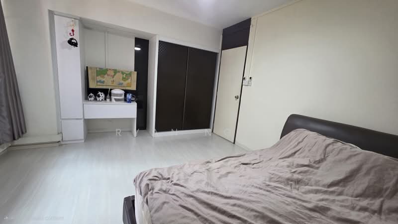 232 Bishan Street 22 HDB Flat For Sale at S$ 886,000 | PropertyGuru Singapore - Bedroom