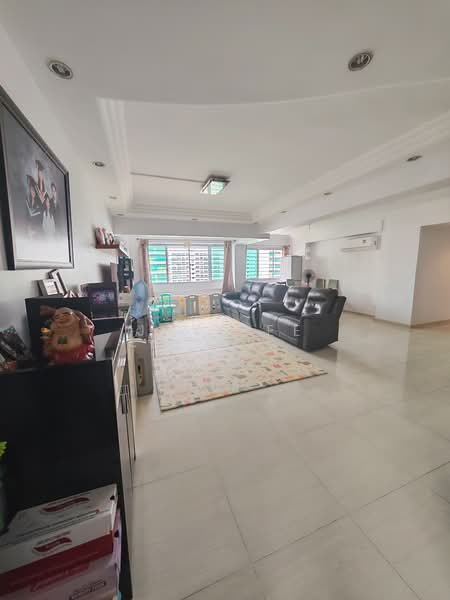 771 Choa Chu Kang Street 54 HDB Flat For Sale at S$ 738,000 | PropertyGuru Singapore - Living Room