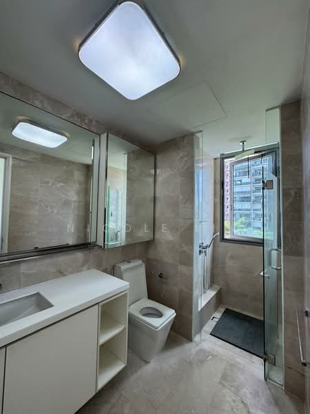 Kingsford Hillview Peak Condominium For Sale at S$ 7,600,000 | PropertyGuru Singapore - Bathroom