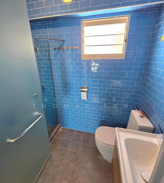 622C Punggol Central HDB Flat For Sale at S$ 730,000 | PropertyGuru Singapore - Bathroom