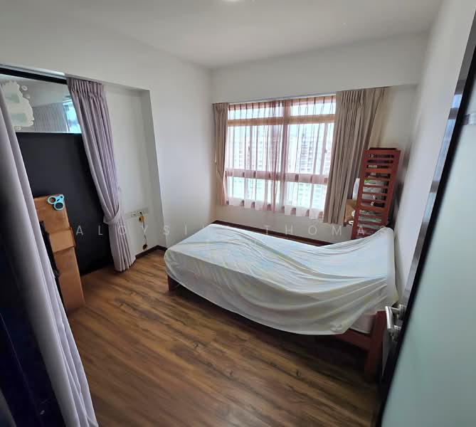 622C Punggol Central HDB Flat For Sale at S$ 730,000 | PropertyGuru Singapore - Bedroom