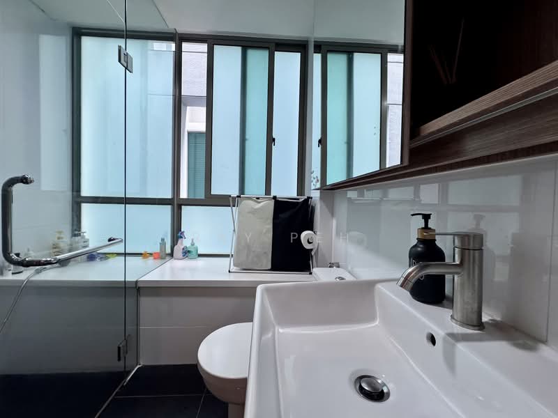 St Patrick's Residences, 60 St. Patrick'S Road, 4 Bedrooms, 1,518 sqft, Apartment For Rent, by Ray Peh, 500067407 - Common Bathroom - PropertyGuru.com.sg