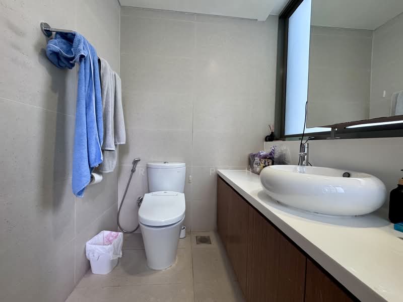 St Patrick's Residences, 60 St. Patrick'S Road, 4 Bedrooms, 1,518 sqft, Apartment For Rent, by Ray Peh, 500067407 - Master Bathroom - PropertyGuru.com.sg