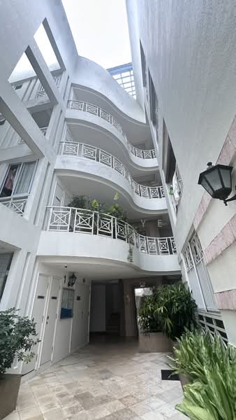 Jervois Lodge, 32 Jervois Road, 3 Bedrooms, 1,237 sqft, Condominium For Rent, by Irene Yeo, 500067409 - PropertyGuru.com.sg